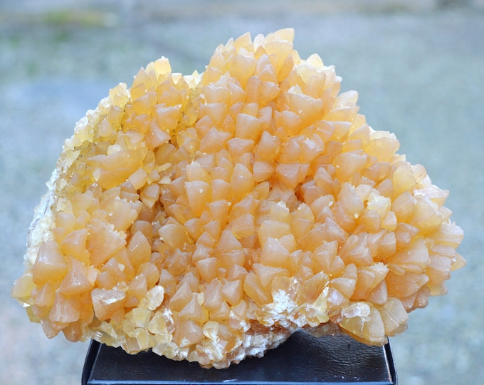 Calcite - 4800 grams - Hayange, Moselle, France