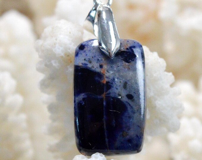 Sodalite 21 carats - natural stone cabochon pendant - Namibia / FT67