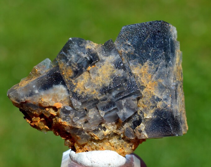 Fluorite 86 grams - Chavaniac-Lafayette, Brioude, Haute-Loire, Auvergne-Rhône-Alpes, France