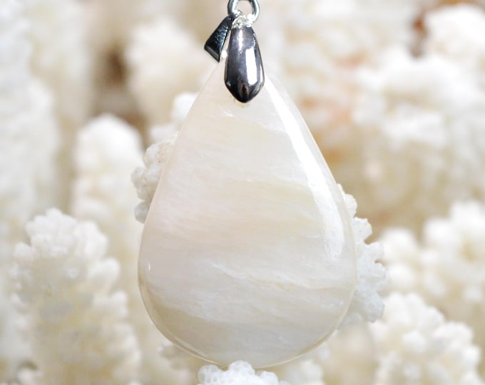 Aragonite 46 carats - natural stone cabochon pendant - Namibia / FP83