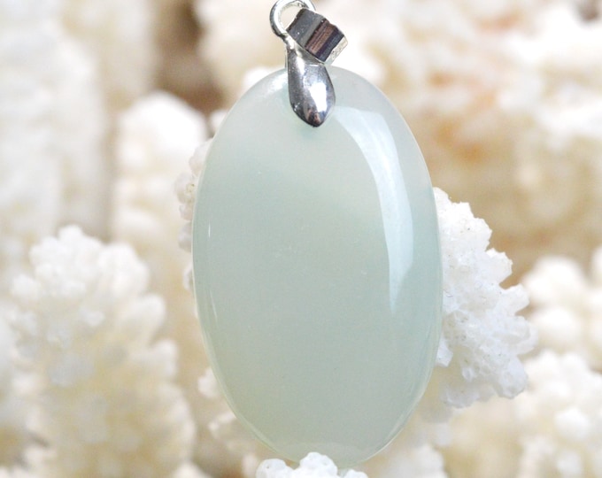 29 carat chalcedony - natural stone cabochon pendant - Türkiye // CR31