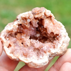 Pink Amethyst - 173 grams - Colli Curá Mine, Peheunches, Neuquen, Patagonia, Argentina