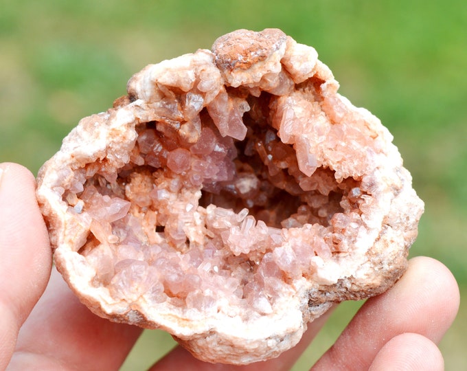 Pink Amethyst - 173 grams - Colli Curá Mine, Peheunches, Neuquen, Patagonia, Argentina