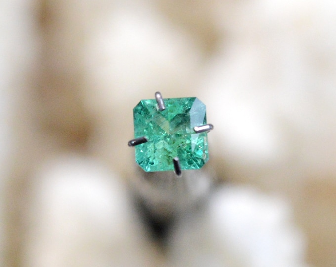 Beryl var. Emerald 0.6 carat - Muzo Mine, Muzo Municipality, Western Boyacá Province, Boyacá Department, Colombia