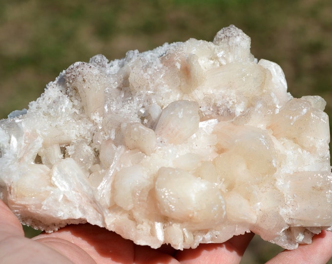 Stilbite 621 grams - Jalgaon District, Maharashtra, India