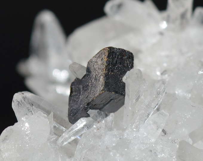 Hubnerite and quartz 29.36 grams - Mondo Nuevo, La Libertad, Peru