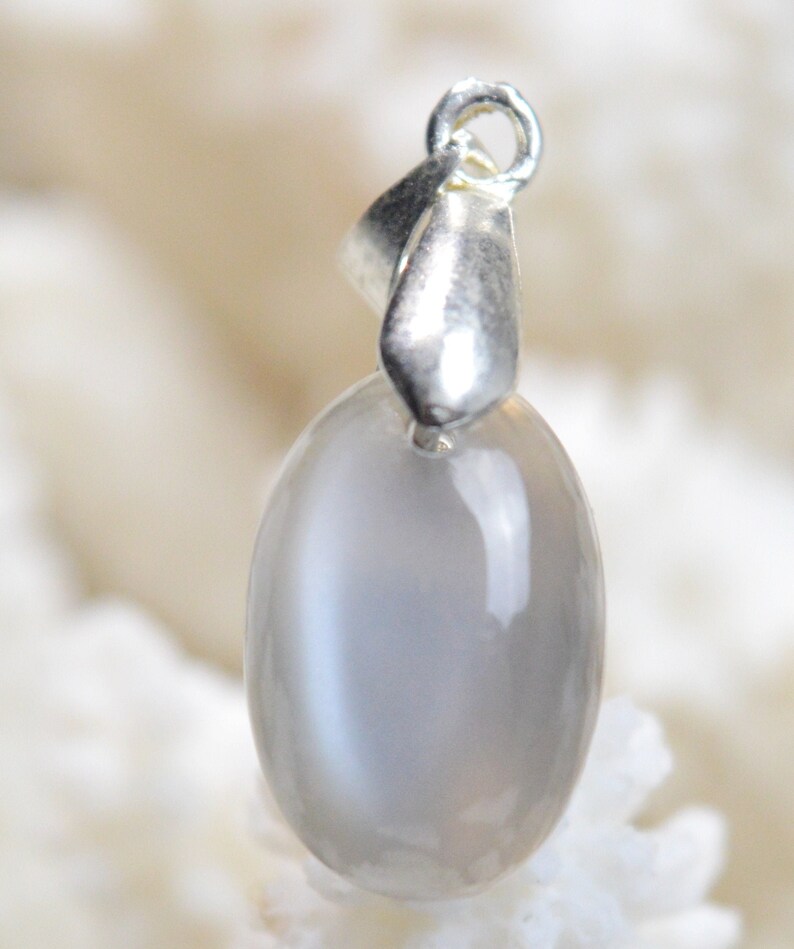 Inde Ref N47 pendentif cabochon pierre naturelle Pierre de lune noire 12 carats