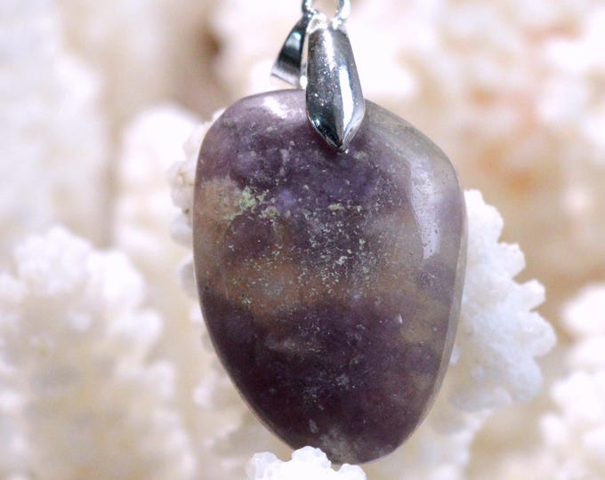 35-carat Lepidolite - natural stone cabochon pendant - Brazil / FX98