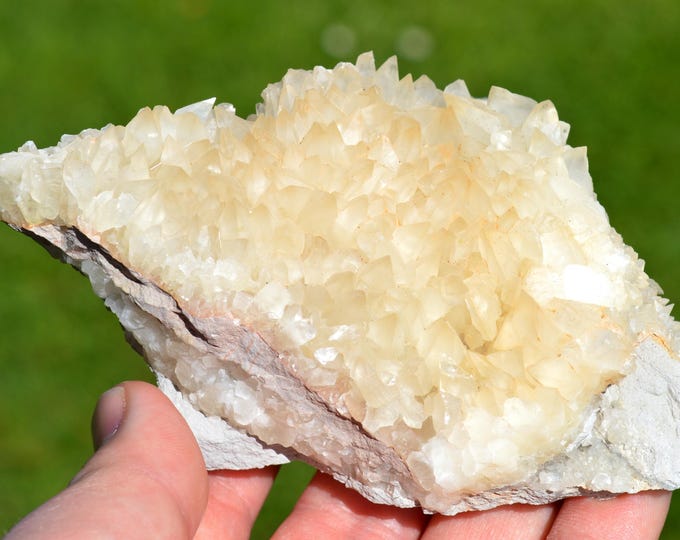 Calcite 485 grams - Limestone quarry, Limont-Fontaine, Maubeuge, Avesnes-sur-Helpe, Nord, Hauts-de-France, France