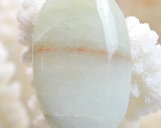 19 carat beryl - natural stone cabochon - Brazil // Ref AD61