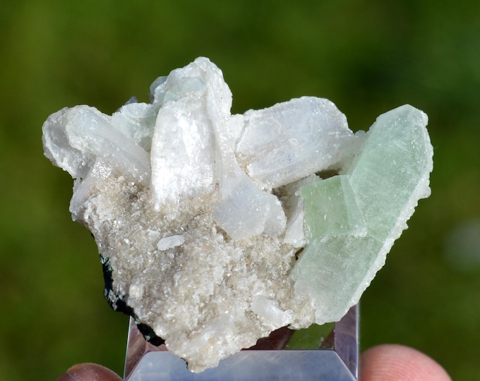 Apophyllite Stilbite Chalcedony 27 grams - Paldhi, Dharangaon, Jalgaon District, Nashik Division, Maharashtra, India