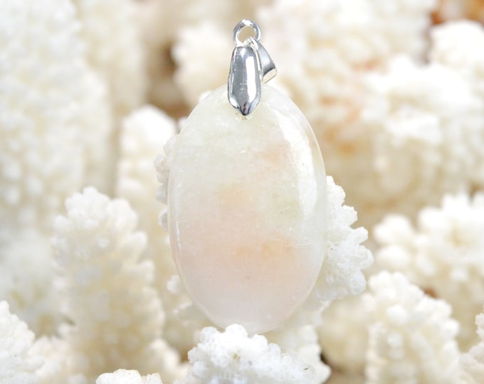 34 carat Beryl - natural stone cabochon pendant - Brazil / EA2
