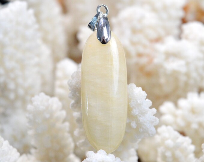 Aragonite 39 carats - natural stone cabochon pendant - Namibia // DH13