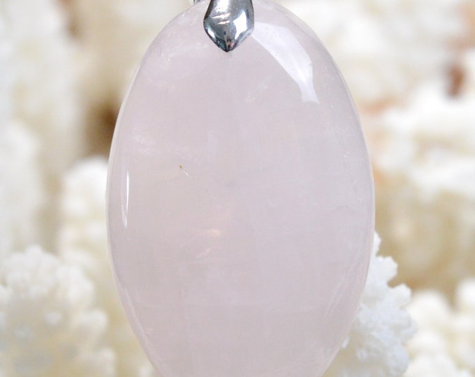 Quartz rose 102 carats - pendentif cabochon pierre naturelle - Madagascar / BT66