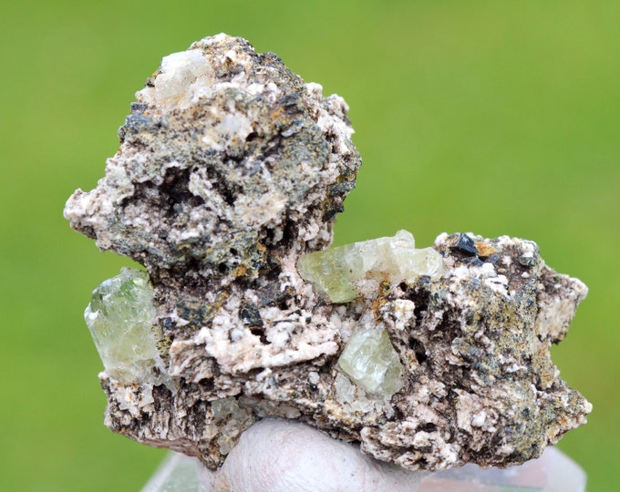 Apatite 28 grams - Imilchil, Imilchil Circle, Midelt Province, Drâa-Tafilalet Region, Morocco