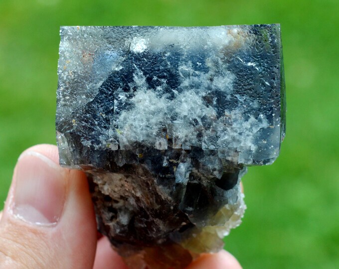 Fluorite 141 grams - Chavaniac-Lafayette, Brioude, Haute-Loire, Auvergne-Rhône-Alpes, France