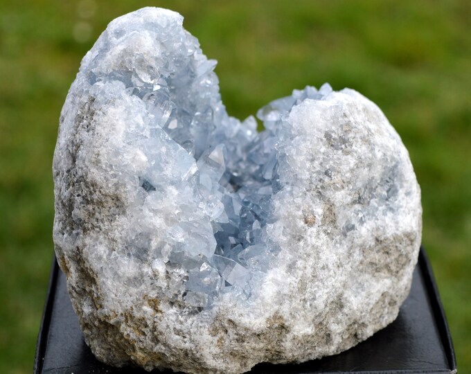 Celestine 3650 grams - Sakoany deposit, Katsepy, Mitsinjo, Boeny, Madagascar