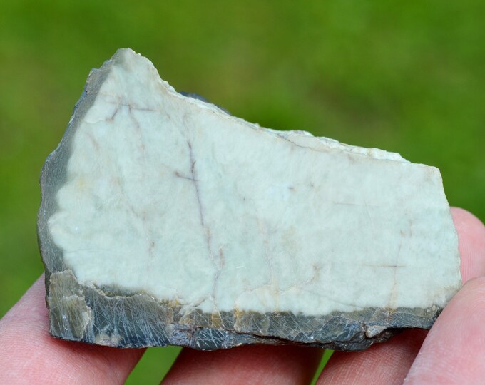 Feldspar in shale 132 grams - Col de Sarennes, Clavans-en-Haut-Oisans, Isère, Auvergne-Rhône-Alpes, France
