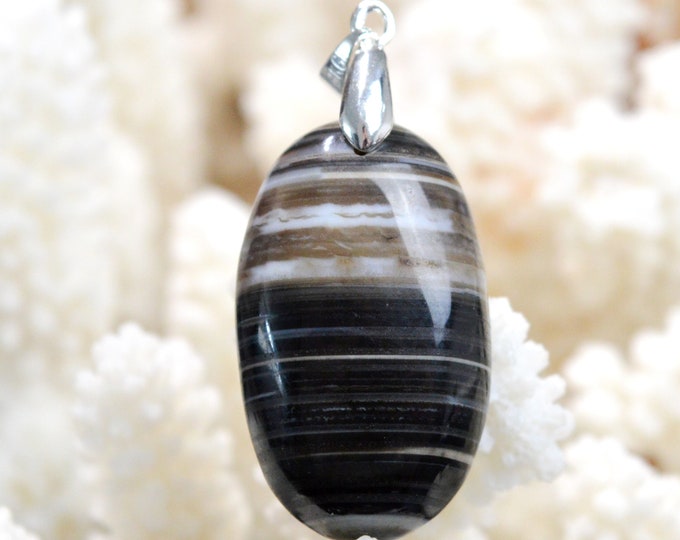 58 carat Sardonyx - natural stone cabochon pendant - India // DM80