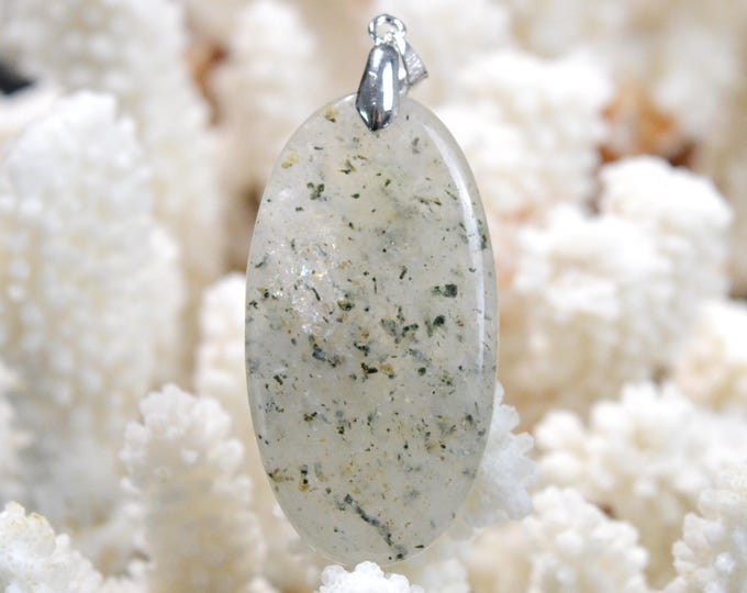 78-carat Epidote Quartz - natural stone cabochon pendant - China / GB39