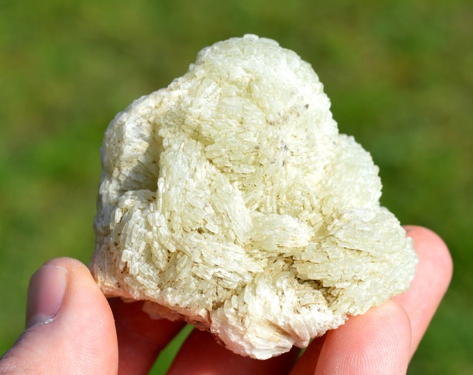 Prehnite 199 grams - Djebel Zelmou, Province of Figuig, Orientale Region, Morocco