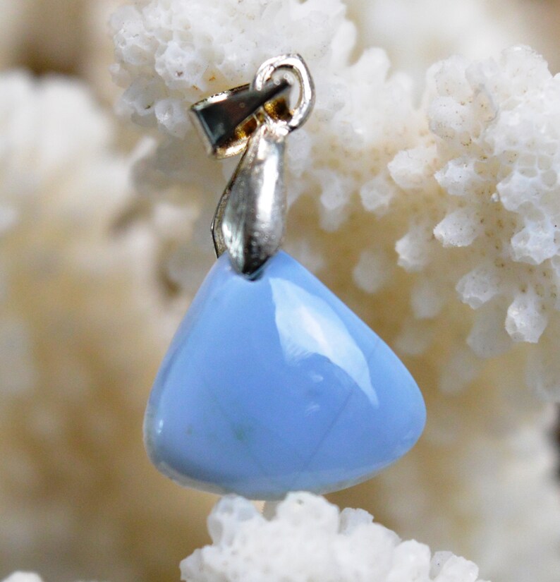 Opal Owyhee 5 carats USA Ref C45 natural stone cabochon pendant
