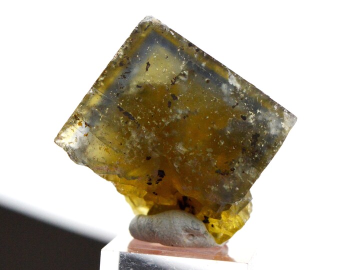 Fluorite 28 grams - Valzergues, Villefranche-de-Rouergue, Aveyron, Occitanie, France
