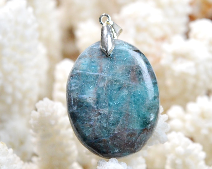 Apatite 80 carats - pendentif cabochon pierre naturelle - Madagascar / FE36
