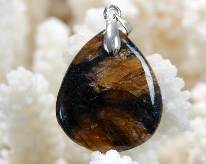 Chiastolite 30 carats - natural stone cabochon pendant - USA / GB82