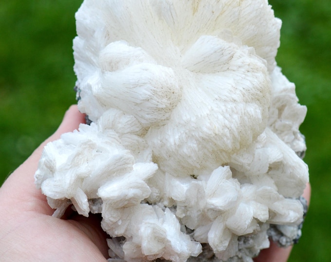 Stilbite & Heulandite 855 grams - Nashik District, Nashik Division, Maharashtra, India