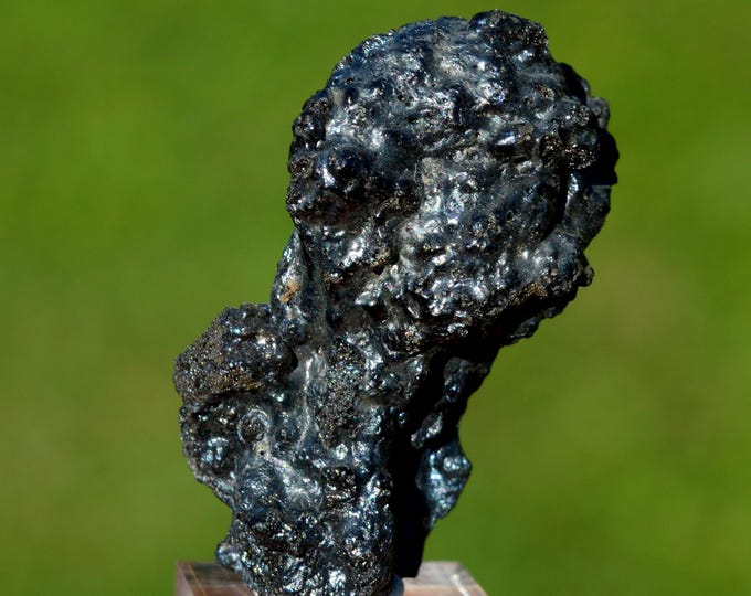 Volcanic scoria 8 grams - Piton de la Fournaise Massif, Réunion, France
