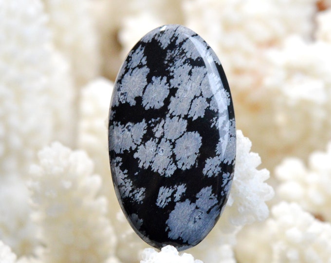 Obsidian Snowflake 33 carats - natural stone cabochon - USA / EL93