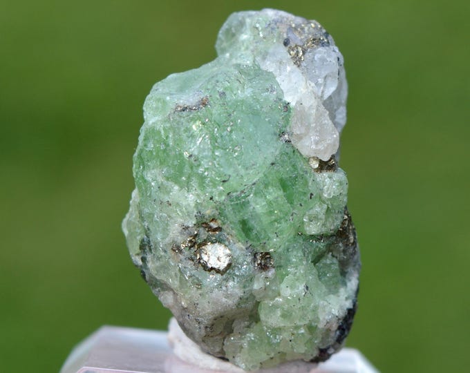 Grossular garnet var. Tsavorite & Tanzanite 25 grams - Merelani Hills, Lelatema Mountains, Simanjiro District, Manyara Region, Tanzania