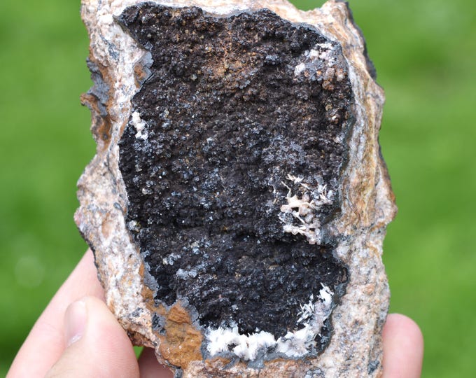 Goethite 463 grams - Les Redoutières Mine, Chaillac Mines, Chaillac, Le Blanc, Indre, Centre-Val de Loire, France