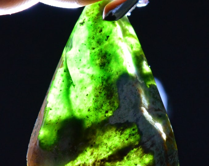 Chrome Chalcedony - 55 carats - Natural Stone Cabochon Pendant - Australia // BM79
