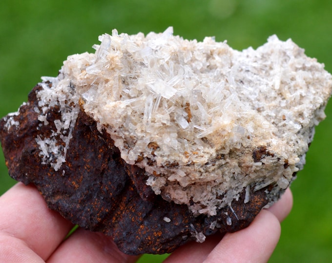 Quartz & Siderite 383 grams - Vizille, Grenoble, Isère, Auvergne-Rhône-Alpes, France