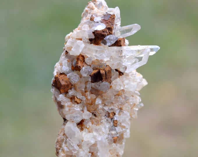 Quartz & Siderite 57 grams - Allevard, Grenoble, Isère, Auvergne-Rhône-Alpes, France