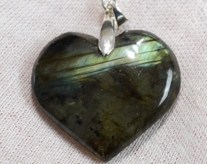 Labradorite 91 carats - pendentif cabochon pierre naturelle - Madagascar / FV82