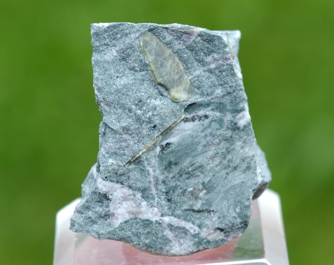 Narsarsukite 16 grams - Poudrette quarry, Mont Saint-Hilaire, La Vallée-du-Richelieu RCM, Montérégie, Quebec, Canada