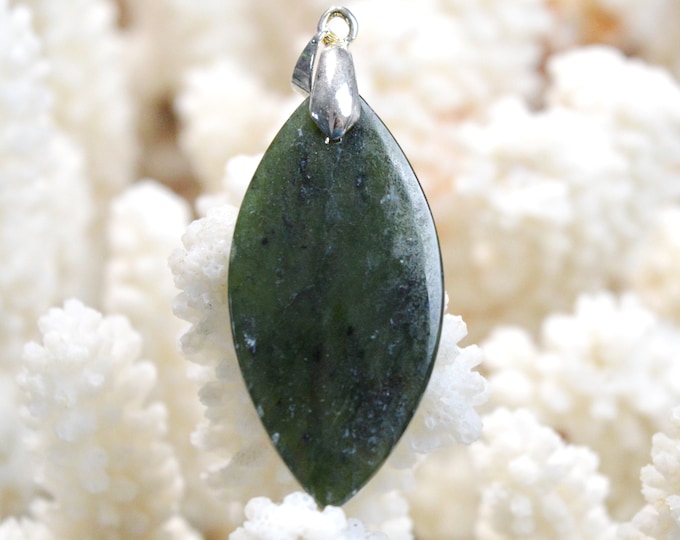 32 carat jade - natural stone cabochon pendant - Indonesia / EN26