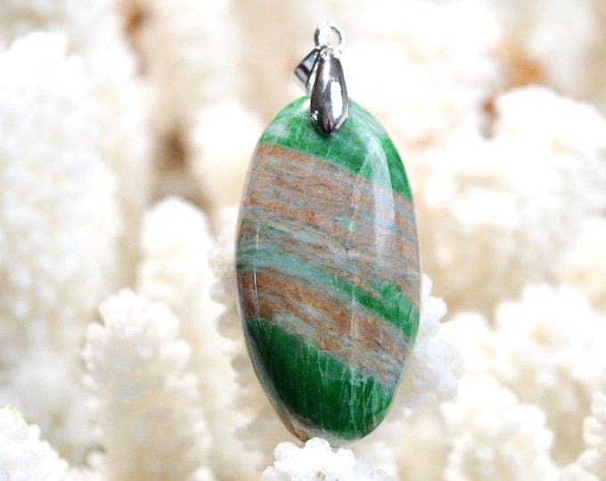 Jade Omphacite & Gedrite Garnet 68 carats - natural stone cabochon pendant - Italy / FF18 - RARE