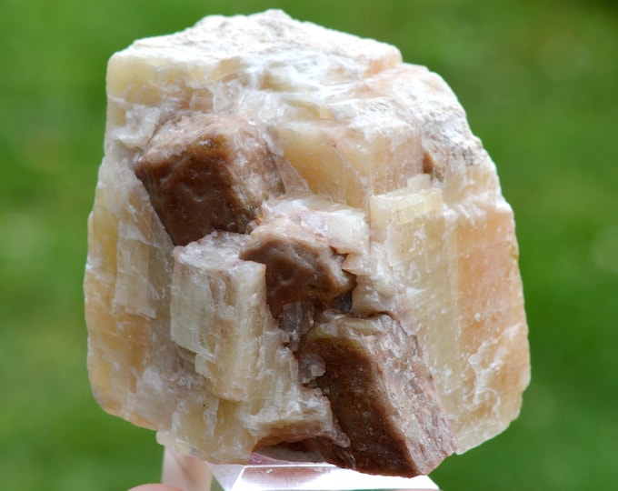 Apatite & Calcite 168 grams - Yates Mine, Otter Lake, Pontiac RCM, Outaouais, Quebec, Canada
