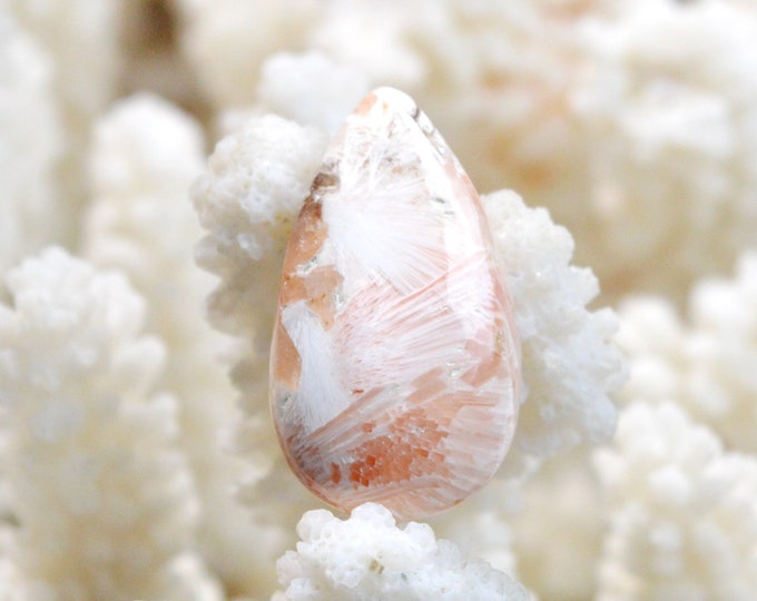 17 carat orange scolecite - natural stone cabochon - India / FC60