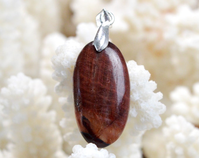 21 carat bull's eye - natural stone cabochon pendant - South Africa // DP25