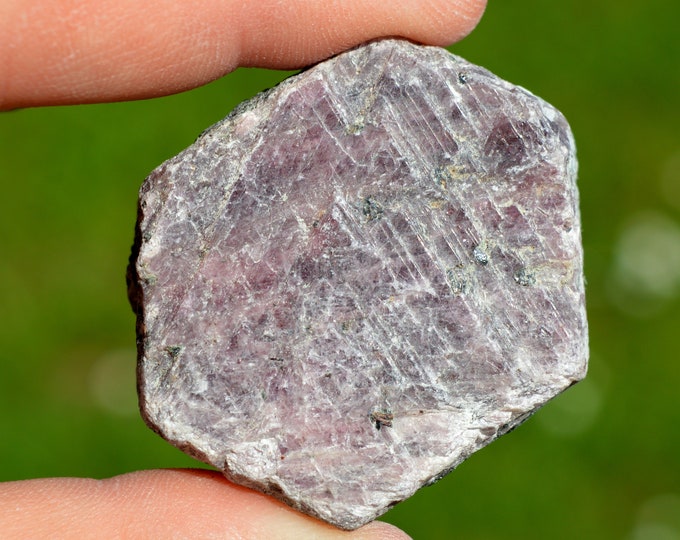 Corundum var. ruby 100 grams - Gogogogo, Ampanihy, Atsimo-Andrefana, Madagascar
