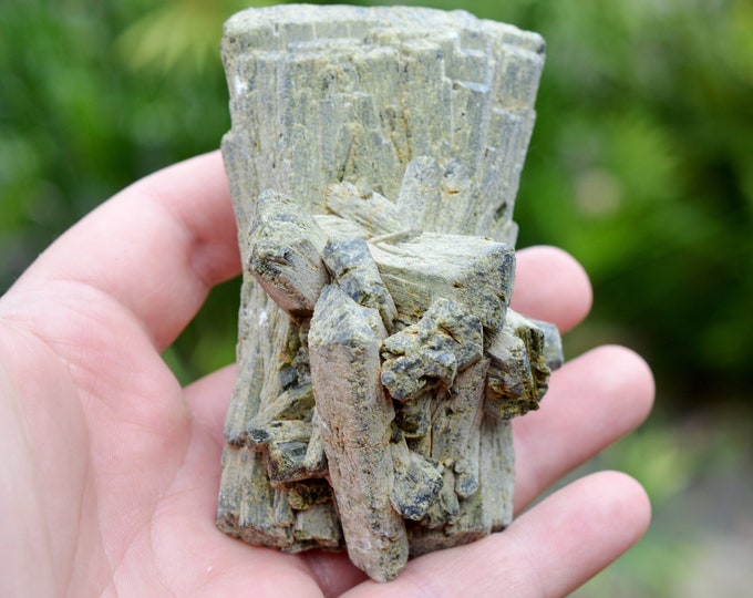 Epidote 412 grams - Bafoulabé Circle, Kayes Region, Mali