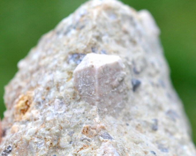 Orthoclase 275 grams - Four-la-Brouque ravine, Saint-Babel, Issoire, Puy-de-Dôme, Auvergne-Rhône-Alpes, France