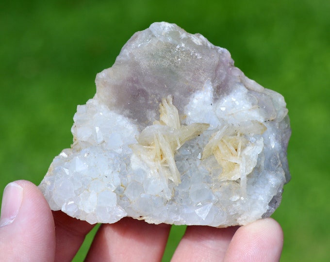 Fluorite & Barite Quartz 135 grams - La Cabaña, Berbes mining area, Ribadesella, Asturias, Spain