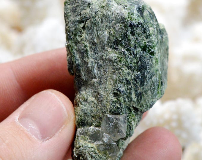 Chrome diopside & Quartz - 78 grams - Araçuaí, Minas Gerais, Brazil