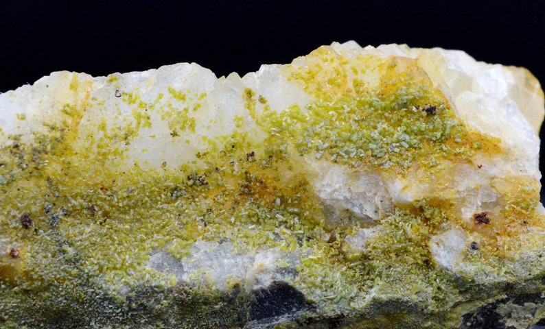 Darmstadt Emilie II Mine Weilrod Pyromorphite Germany Hochtaunuskreis 37 grams Quartz Hesse Altweilnau
